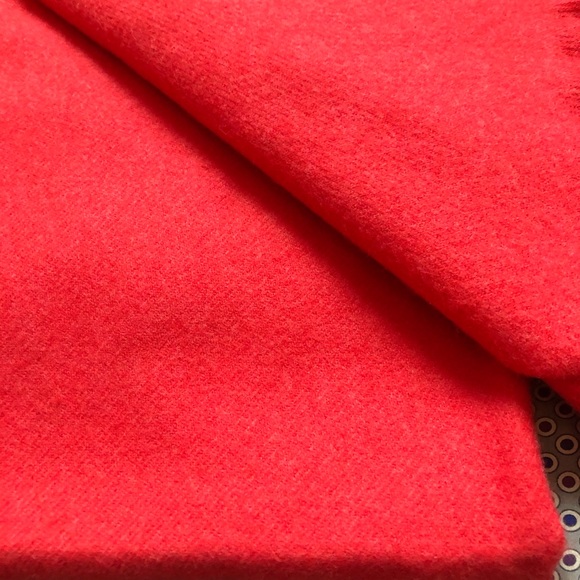 Banana Republic Blanket Scarf - Picture 6 of 8